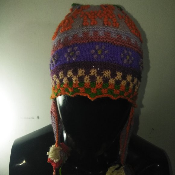 Peruvian chullo cap for women - woven in wool - warm winter